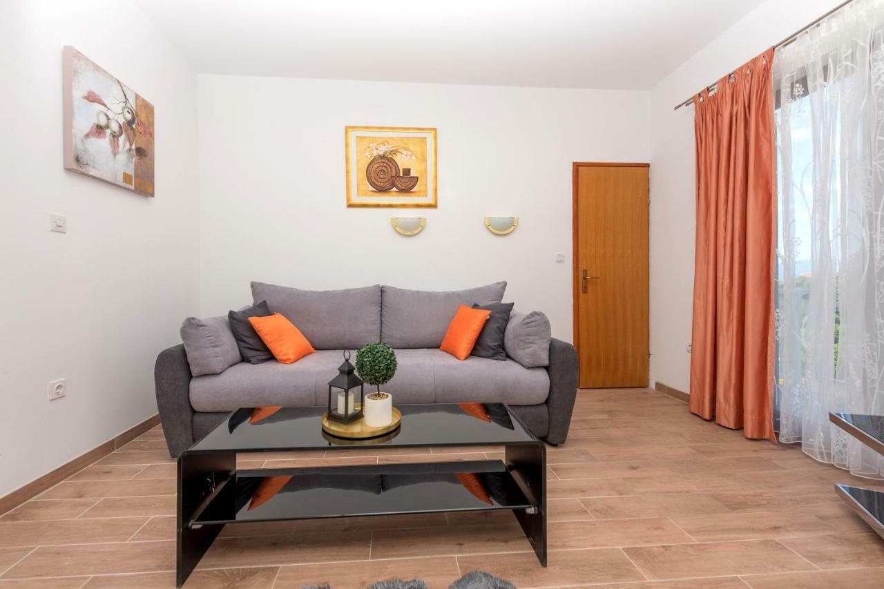 Apartmani Zara & Maris Gradac  Luaran gambar