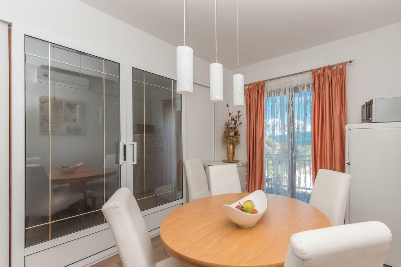 Apartmani Zara & Maris Gradac  Luaran gambar