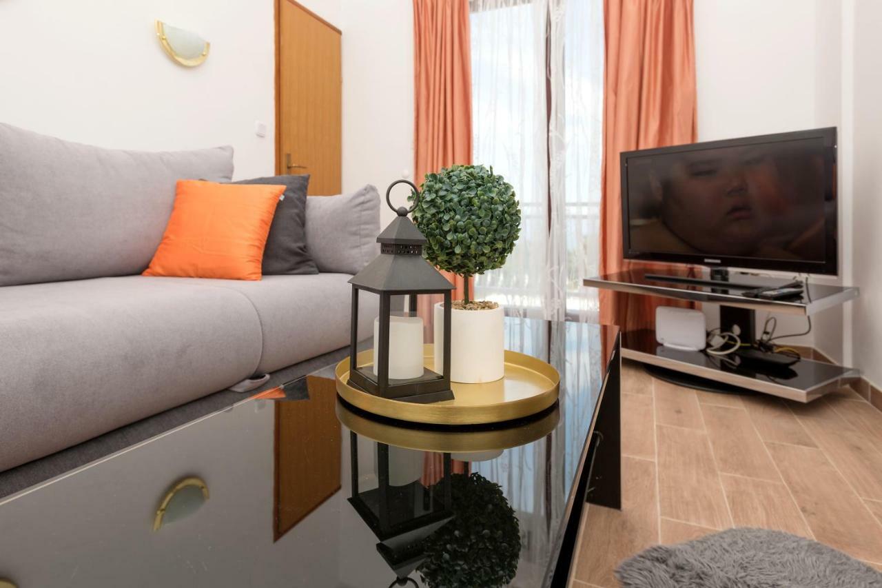 Apartmani Zara & Maris Gradac  Luaran gambar