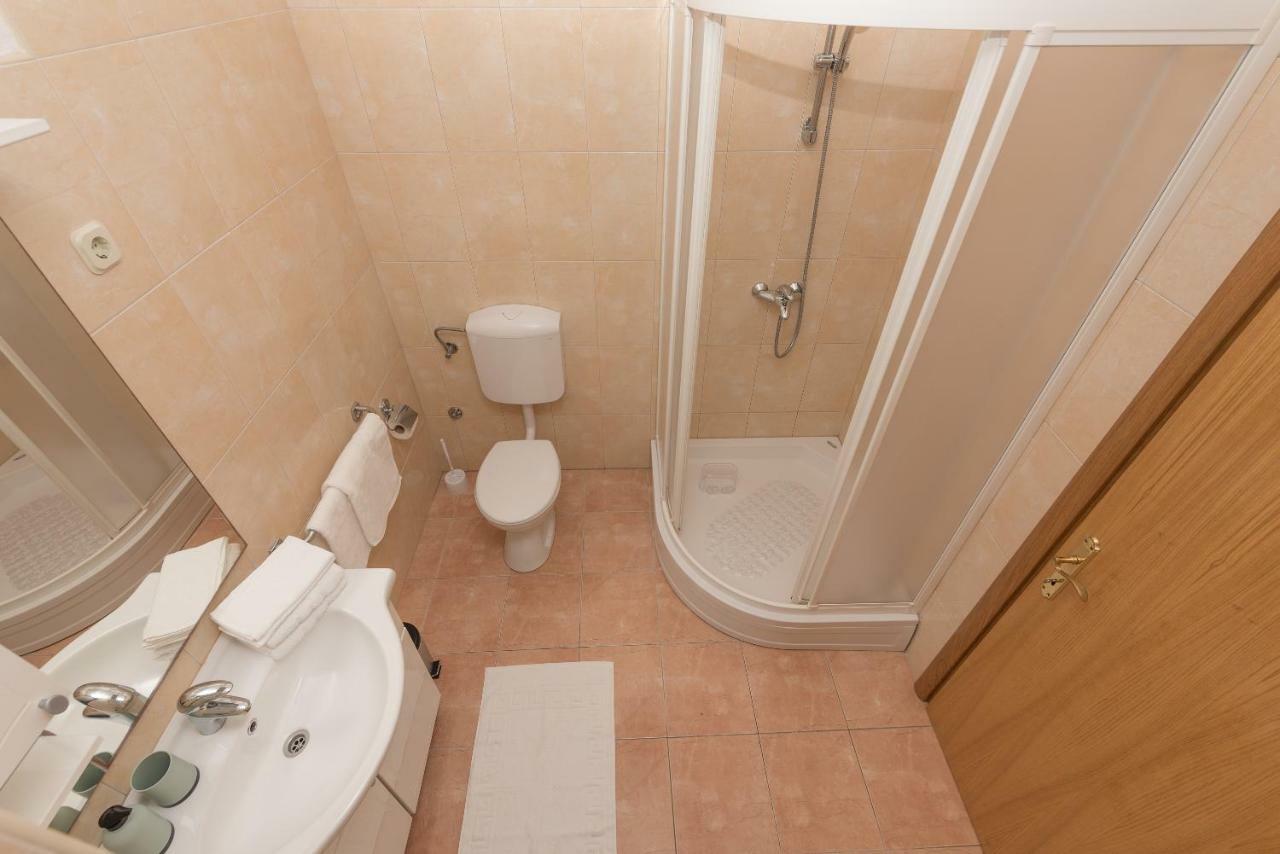 Apartmani Zara & Maris Gradac  Luaran gambar