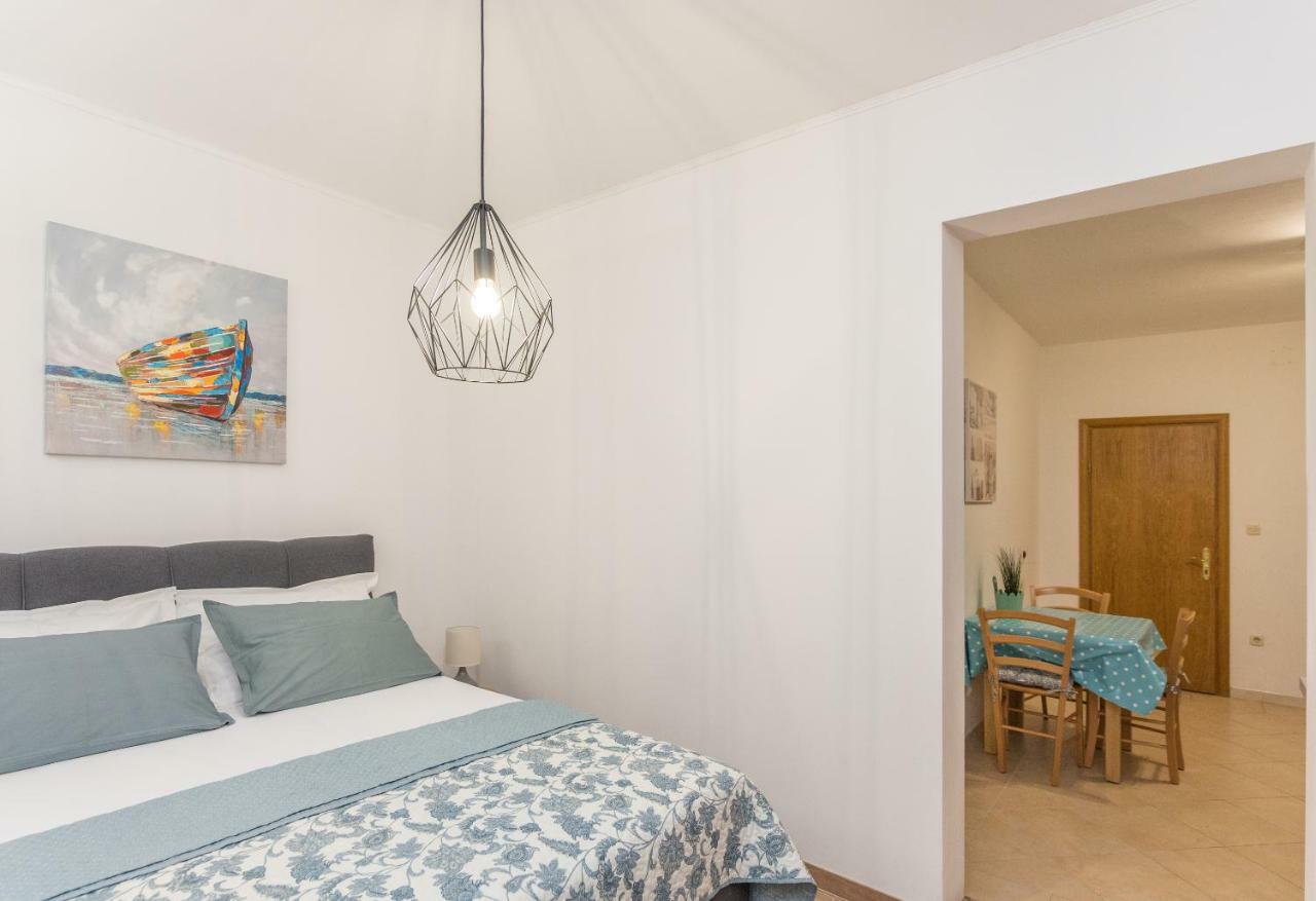 Apartmani Zara & Maris Gradac  Luaran gambar